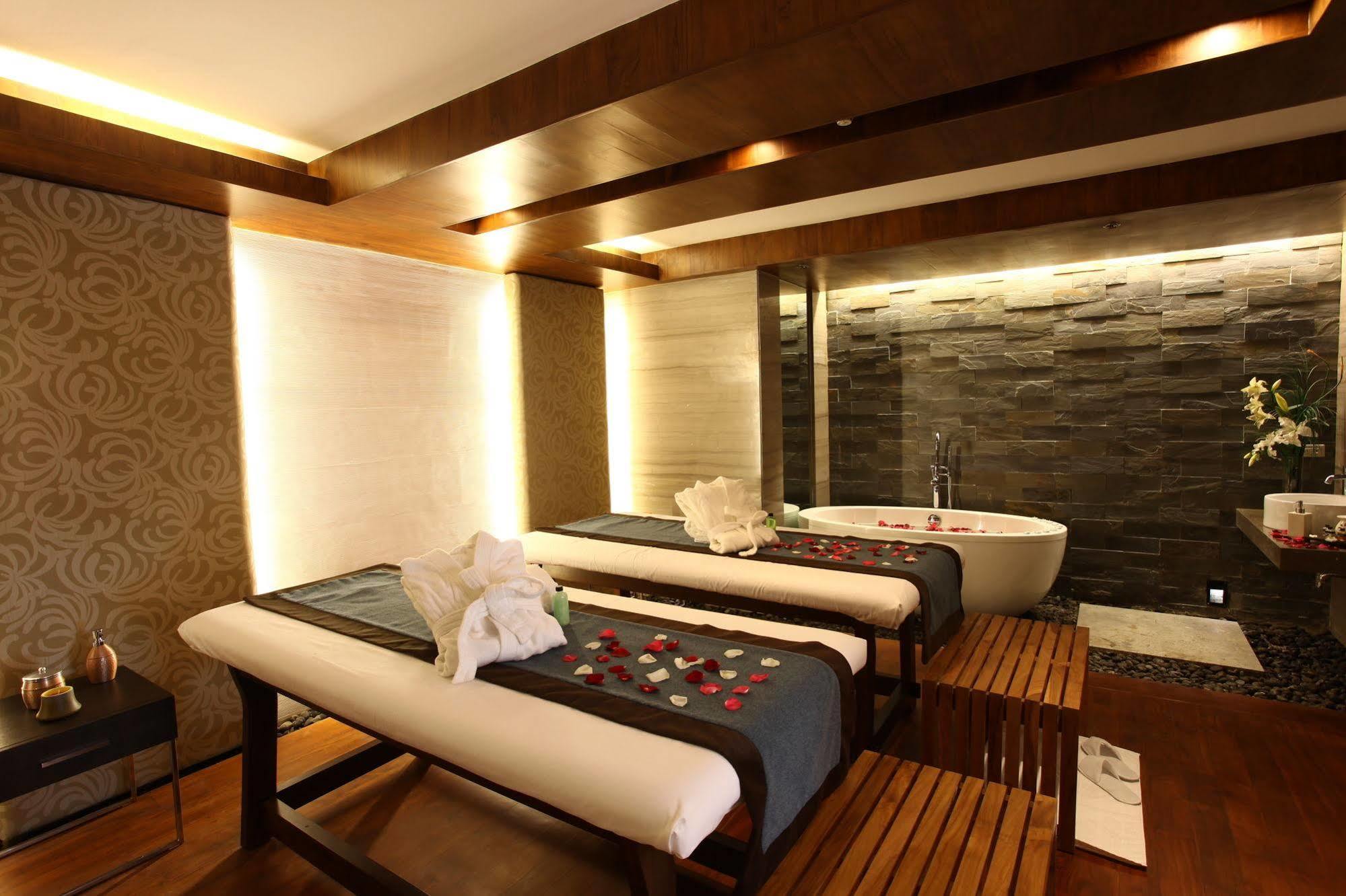 Hailey And Meagan'S Nook At F1 Hotel Manila Residential Suite At Bgc Near St Luke'S Taguig Exterior foto